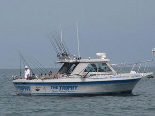 Charter Fishing - 02boat02.jpg